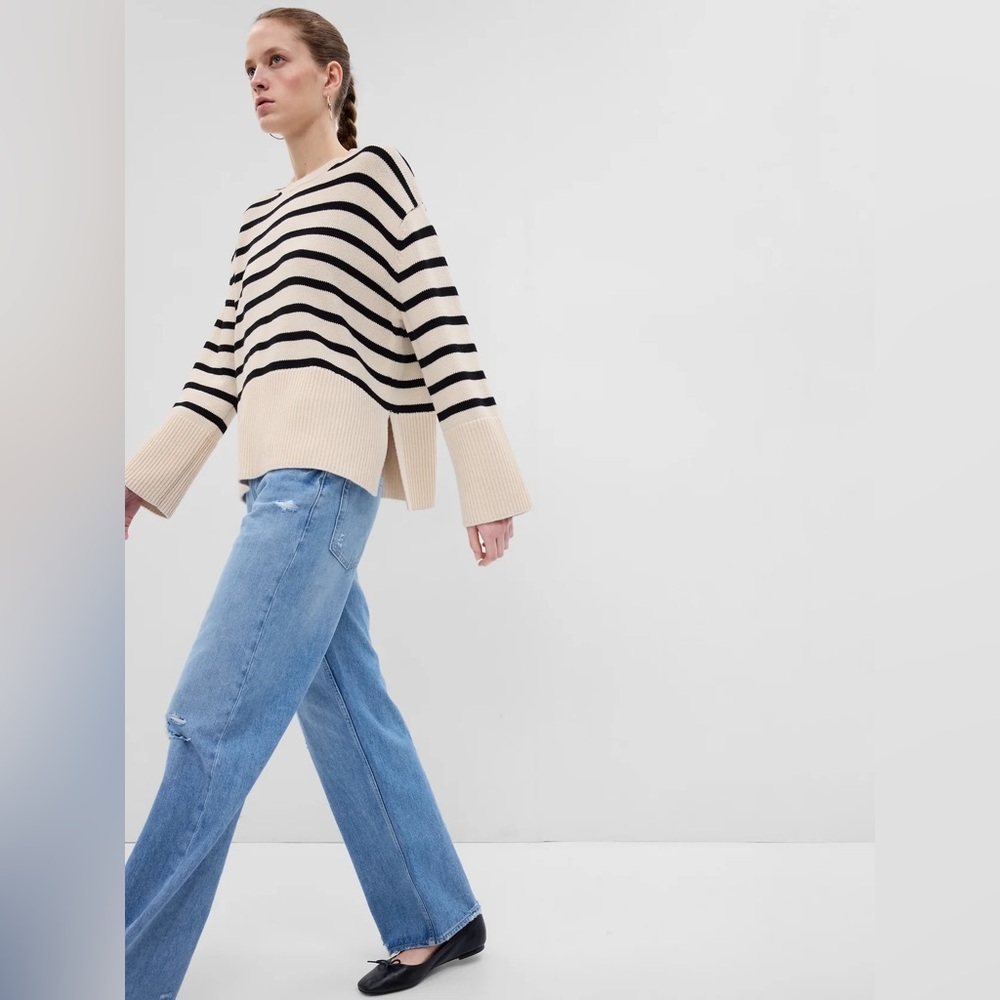 24/7 Split-Hem Crewneck Sweater
by Gap - Picture 4 of 4